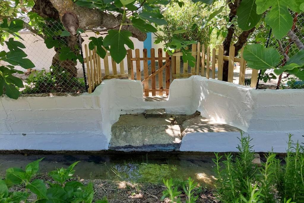 La Huerta Del Castillo Con Su Caz De Agua - Enjoy Life & Relax Castillo de Locubin ภายนอก รูปภาพ