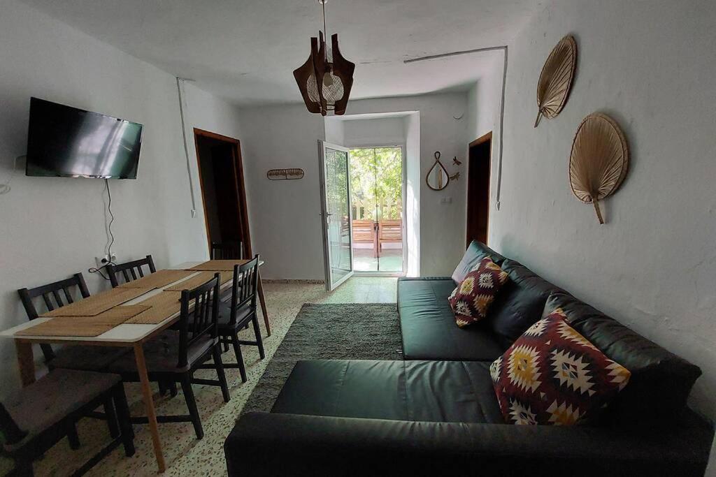 La Huerta Del Castillo Con Su Caz De Agua - Enjoy Life & Relax Castillo de Locubin ภายนอก รูปภาพ