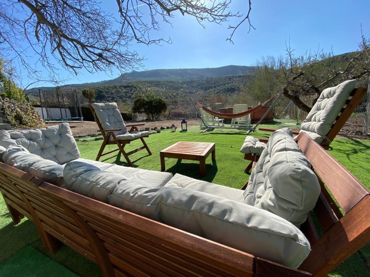 La Huerta Del Castillo Con Su Caz De Agua - Enjoy Life & Relax Castillo de Locubin ภายนอก รูปภาพ