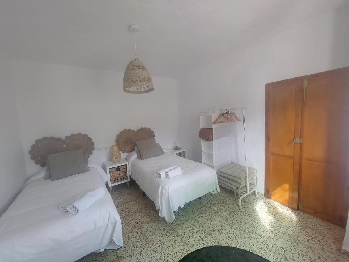 La Huerta Del Castillo Con Su Caz De Agua - Enjoy Life & Relax Castillo de Locubin ภายนอก รูปภาพ